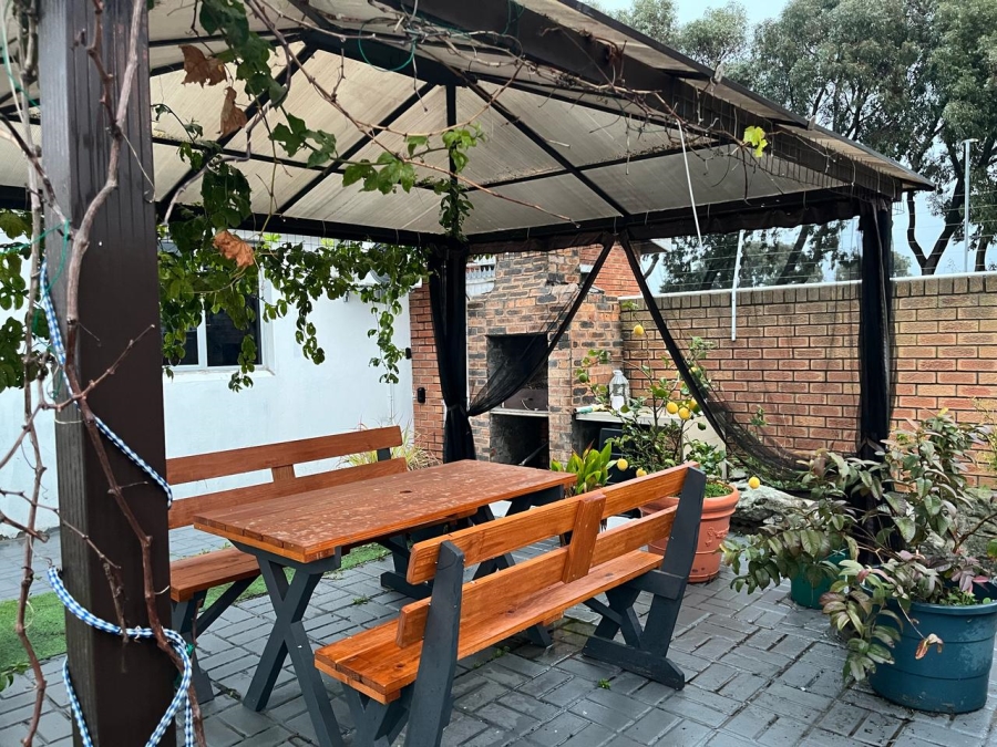 3 Bedroom Property for Sale in Surrey Estate Western Cape